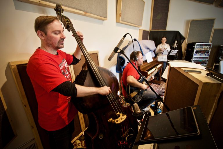 Rob McBride! - Sarah Jerrom in The WOW! Shed